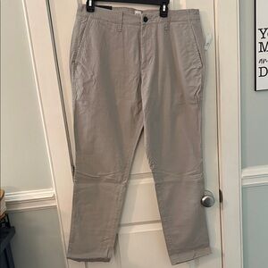 GAP Men's Soft Gray Khakis